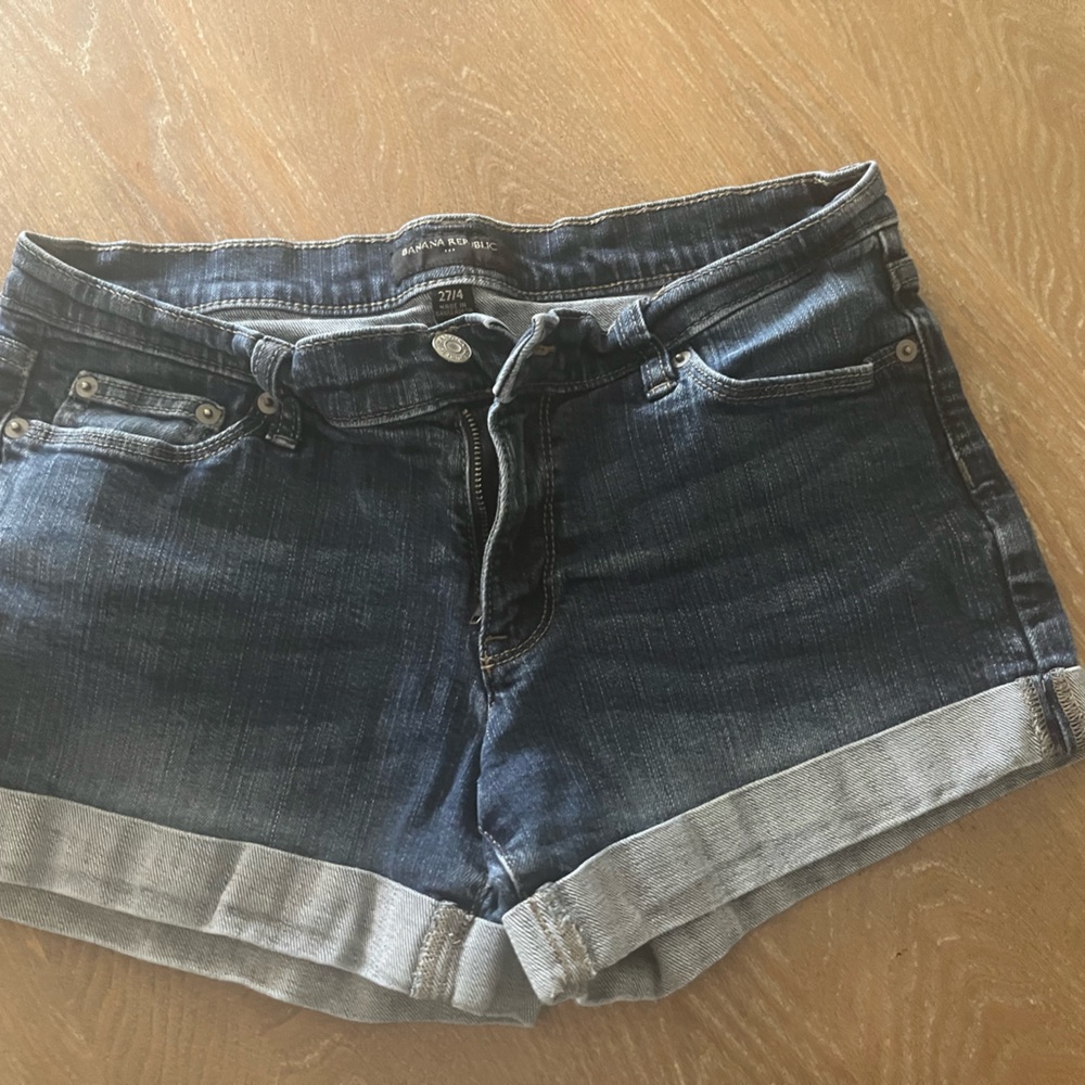 Banana Republic low rise Jean shorts